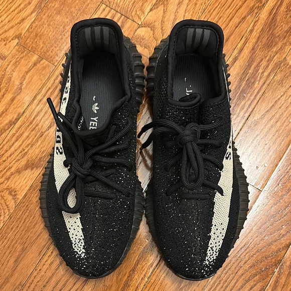 Adidas Black Sneakers Yeezy Boost 350 V2 - Picture 4 of 9